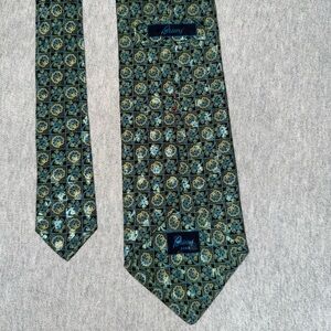 Brioni Green Silk Tie with Intricate Pattern
